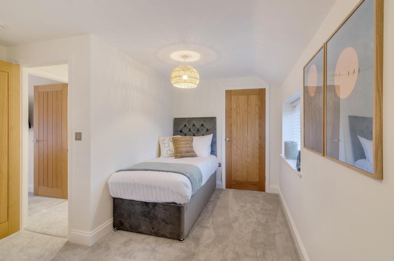 Spacious 6-Bed Home, Near The Norfolk Broads Clippesby Exterior foto