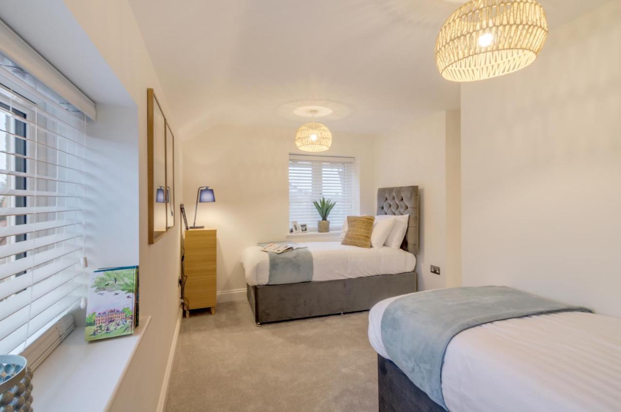 Spacious 6-Bed Home, Near The Norfolk Broads Clippesby Exterior foto